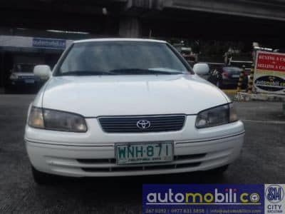 2000 Toyota Camry - Front View