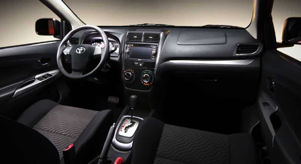 2022 Toyota Avanza  Interior  Front View Automobilico