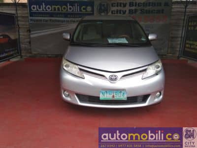 2010 Toyota Previa - Front View