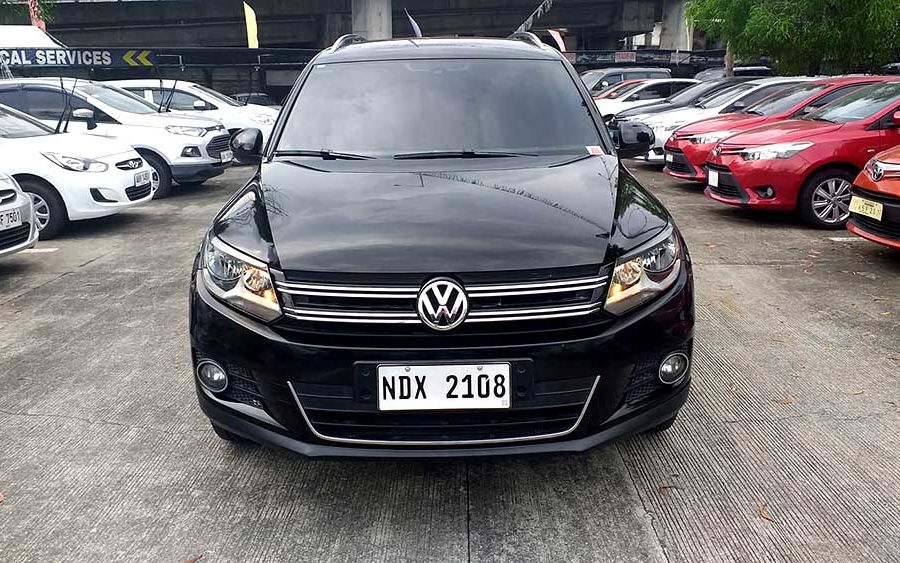 2016 Volkswagen Tiguan - Front View