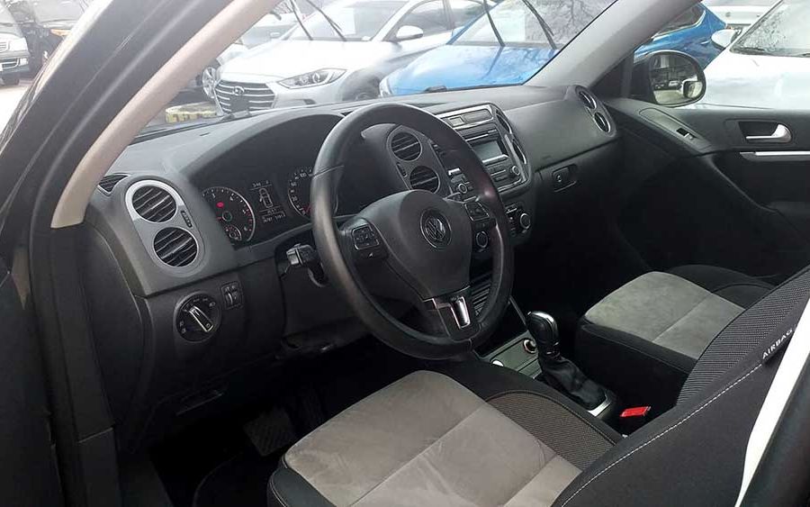 2016 Volkswagen Tiguan - Interior Front View