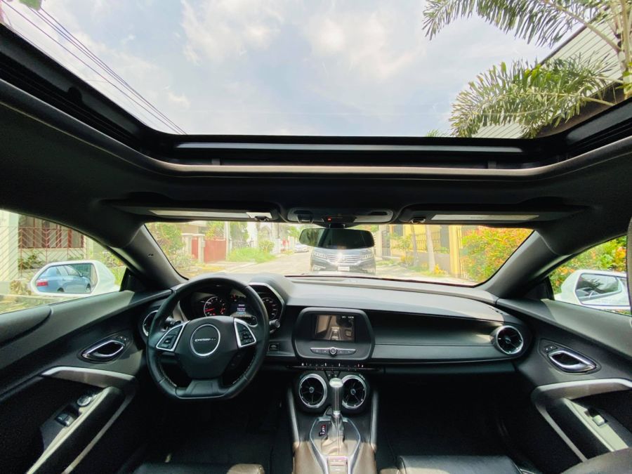 2020 Chevrolet Camaro - Interior Front View