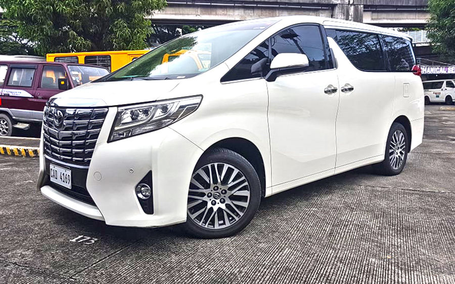 2017 Toyota Alphard - Right View