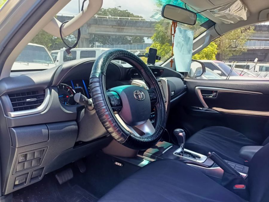 2019 Toyota fortuner G - Interior Front View