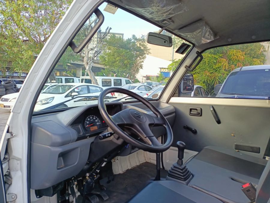 2019 Suzuki Super Carry - Interior Front View