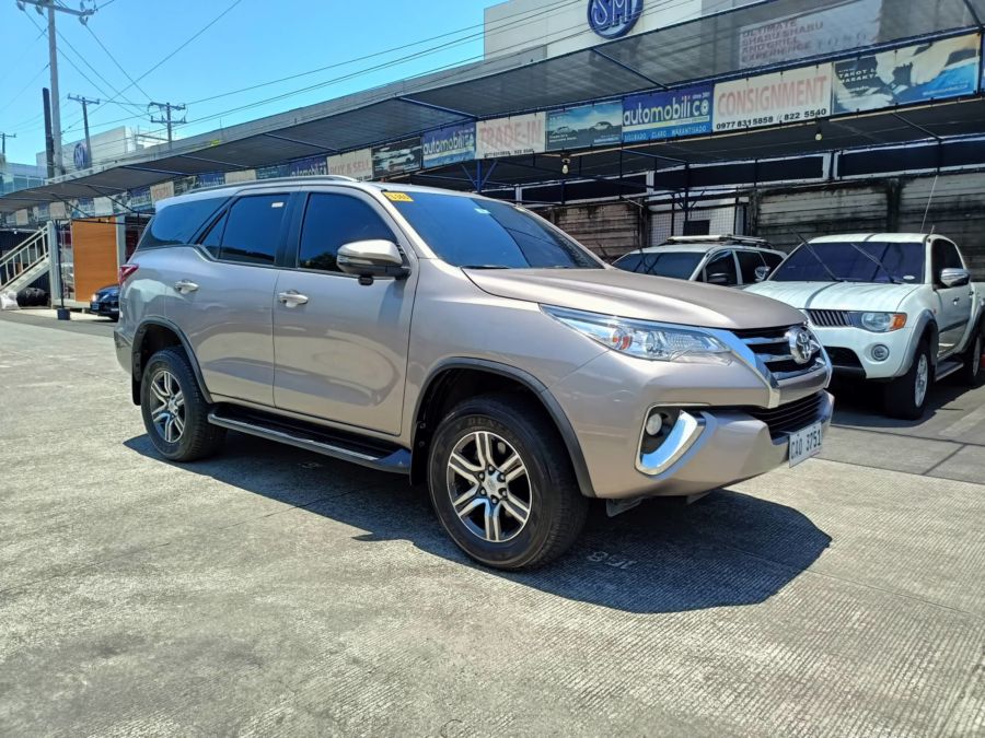 2019 Toyota fortuner G - Left View