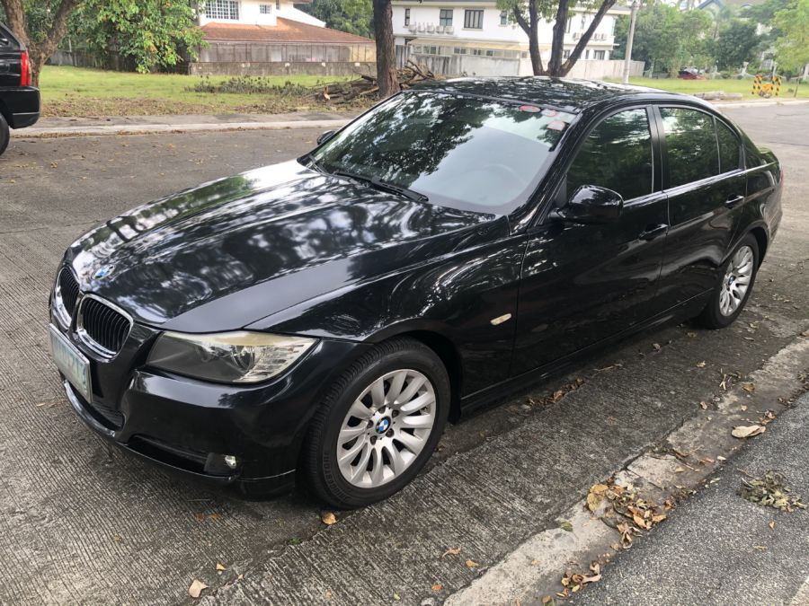2010 BMW 318i - Front View