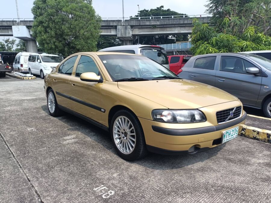 2001 Volvo S 60 - Front View