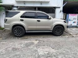2012 Toyota fortuner G - Front View