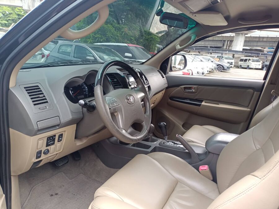 2012 Toyota Fortuner V 4x4 - Interior Front View