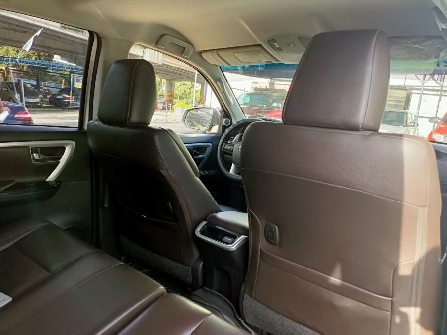 2016 Toyota Fortuner V 4x2 - Interior Front View