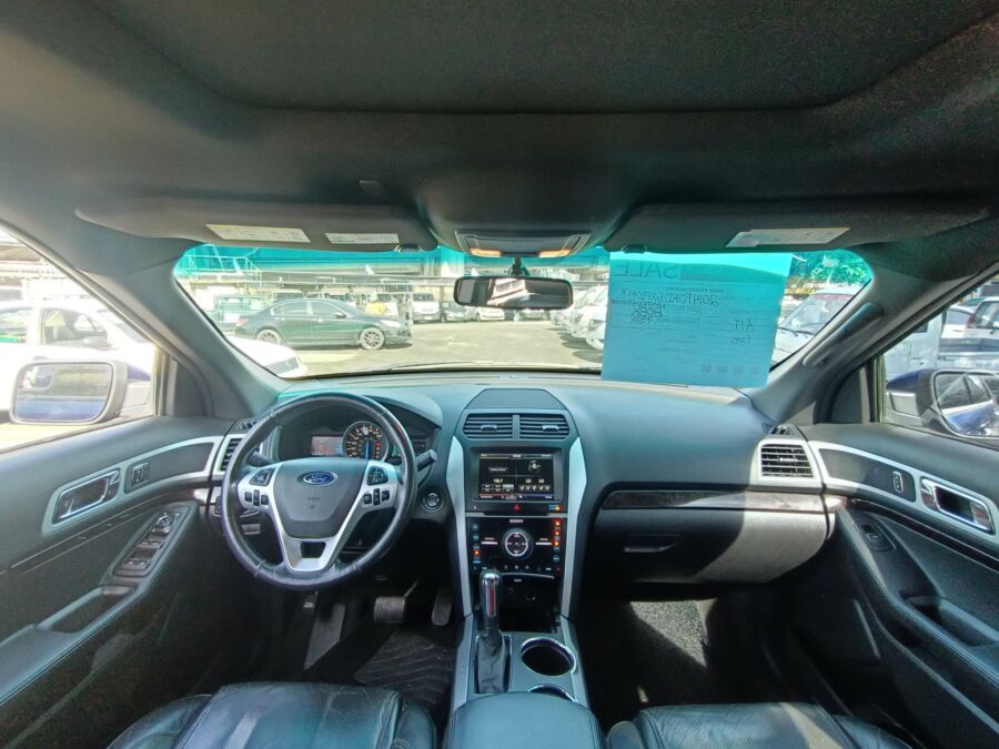 2015 Ford Explorer - Interior Front View
