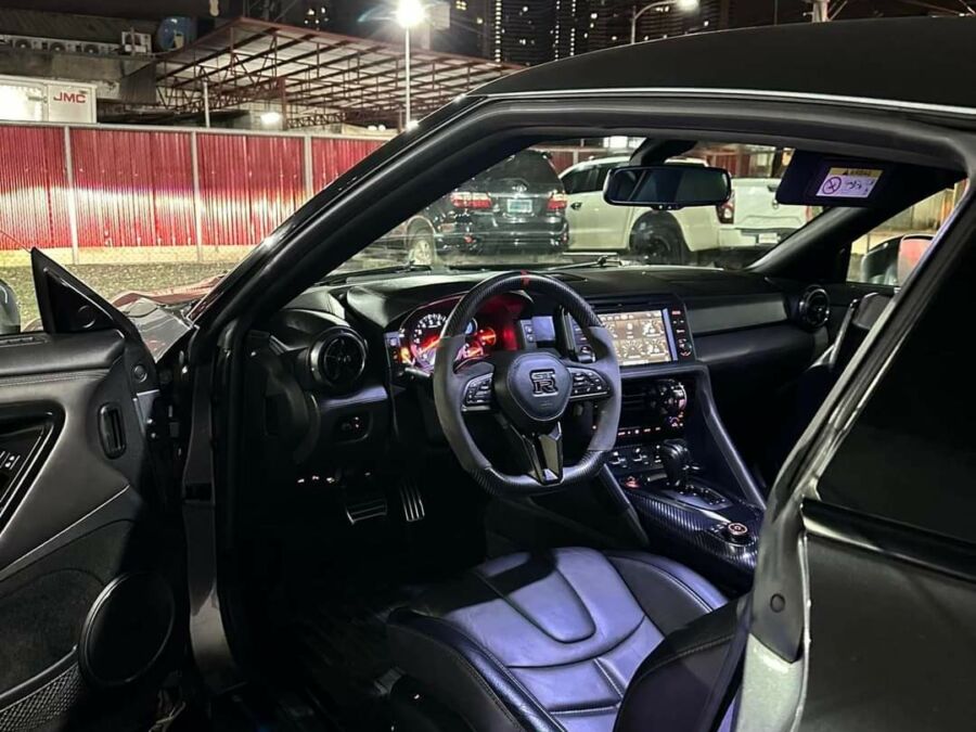 2017 Nissan GT-R - Rear View