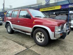 2000 Nissan Terrano 4x4 - Front View
