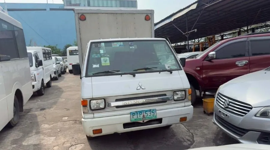 2010 MITSUBISHI L300 CAB AND CHASSIS